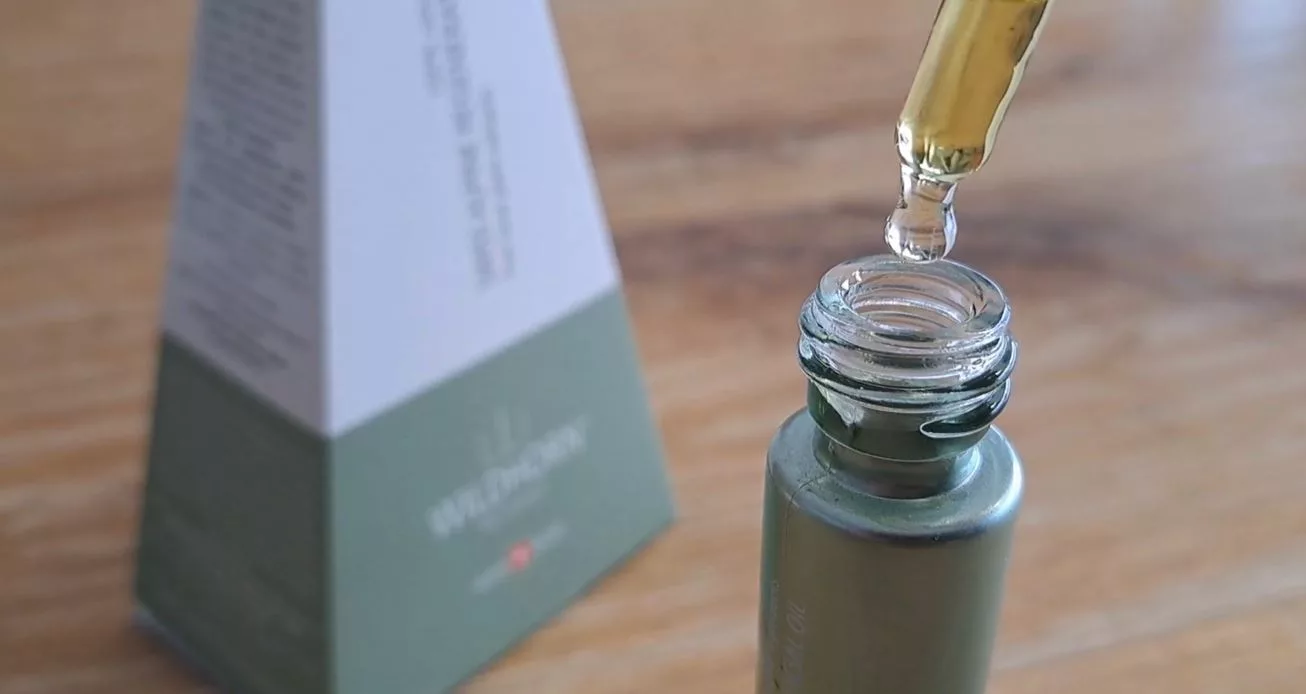 Review and Unboxing of "Wildhorn" Swiss Alpine Regenerating Facial Oil